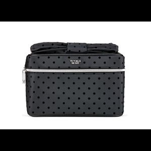🚫SOLD🚫 NWT velvet polka dot train case